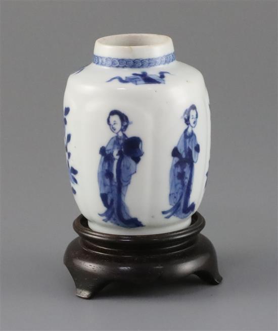 A Chinese blue and white small jar, Kangxi period, H.8.2cm